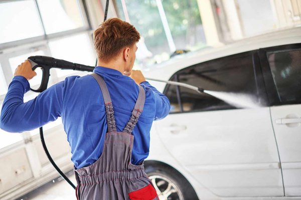 Rénover complètement une voiture : l'importance d'un detailing auto de qualité